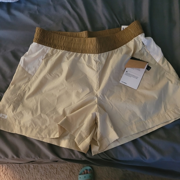 The North Face Pants - The North Face TNF Women's L Windwall 5" Outline Short Gardenia White Logo NWT
